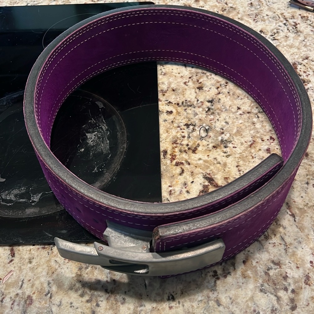 2xl 13mm Inzer lever belt. Not fully broken in. Smoke free home. - Picture 1 of 2